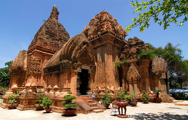 Temple Ponagar construit au 4ème siècle à Nha Trang Plage de Nha Trang au Vietnam